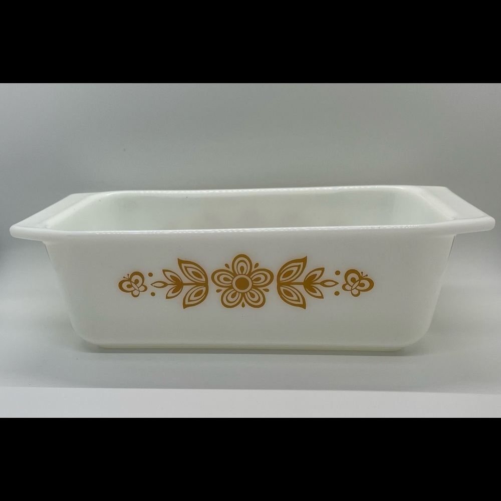 Vintage Pyrex Butterfly Gold 913 casserole pan